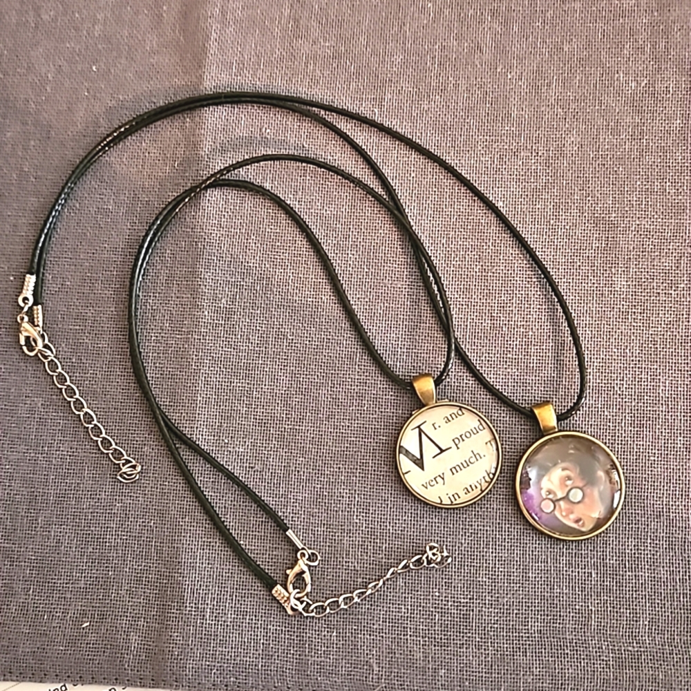 Set of Harry Potter book page necklaces Harry & 1st line of book brass upcycled - Picture 5 of 5